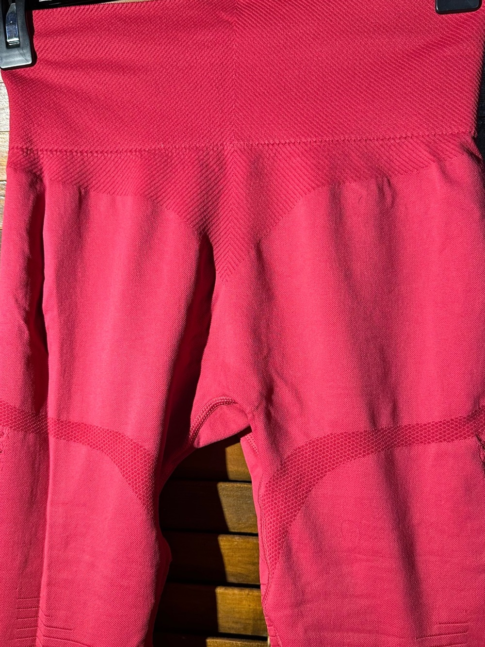ECHT Seamless Ribbed Performance Leggings - Red - Picture 3 of 3